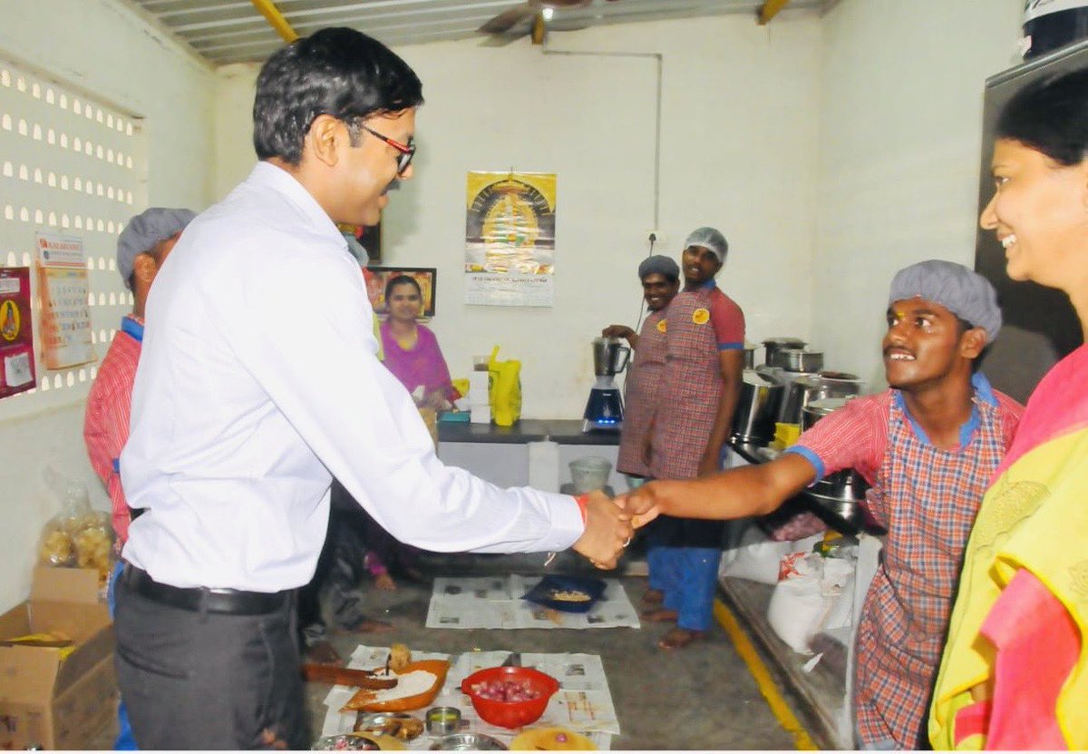 TPRDtCollector's tweet photo. Visited Sai Kripa Special school today. It was truly inspiring to see the students learn, train and develop their skill sets. Some them even produced ornaments , helped in running the kitchen and the stationary shop ! #EveryDreamIsPossible #Tiruppur https://t.co/KNNWIDf2rb