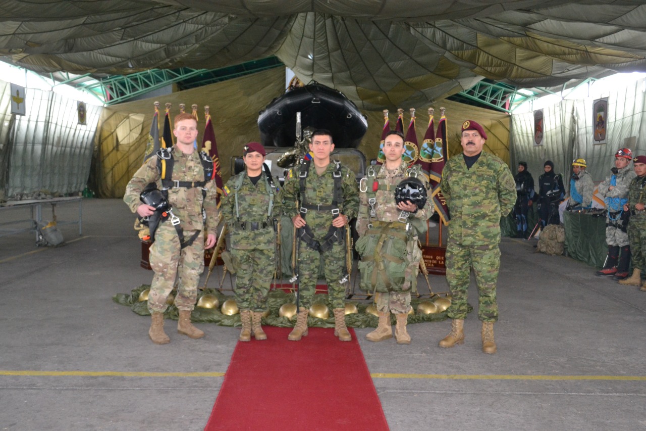 httpspbstwimgcommediaESy3nayVAAEpZv0formatjpgnamelarge