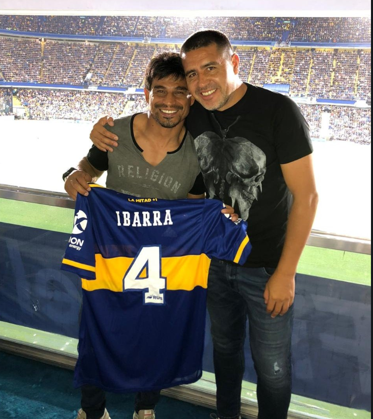 la12tuittera's tweet photo. mposible no emocionarse al verlos juntos.💙💛💙🙌🏆
#El4DeBoca y #El10DeBoca ETERNOS. https://t.co/NU8ezCDBbQ