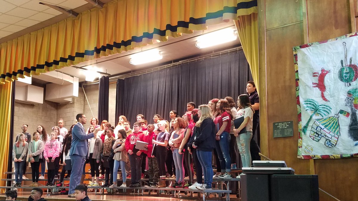 Our amazingly talented SMS Chorus & Band, led by Mr. Loreti & Mr. Floyd, showed VDV students just how talented they are & what to expect when they arrive as middle school students. One of the best short performances ever! Many 5th Gr. VDV students said they were inspired to join.