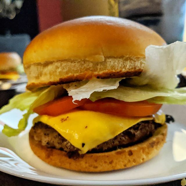 CBVJN's tweet image. Homemade gourmet Turkey Burger! #CookingExperiments #fancyburger