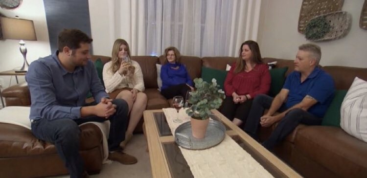 collm_'s tweet photo. Peter should have hired a family like Victoria F did 
#TheBachelor https://t.co/xFoZO7Tbpv