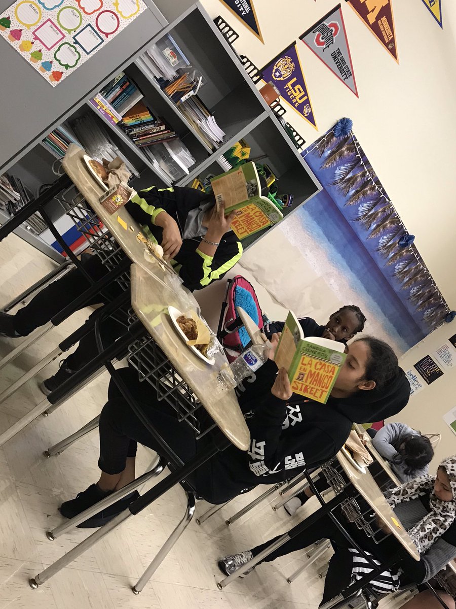 zamoranoteach's tweet photo. Today we held our first bilingual book studies, in preparation for our visit to @UTAustin with @traceyhabla &amp; @Las_Escritoras 📚🤓 Had some awesome convos about the origins of our names 💜 #proudofouridentity #lacasaenmangostreet @SadlerMeansYWLA @CAOrtizYWLA @GEARUPAustinISD https://t.co/9ugRNk62Ef