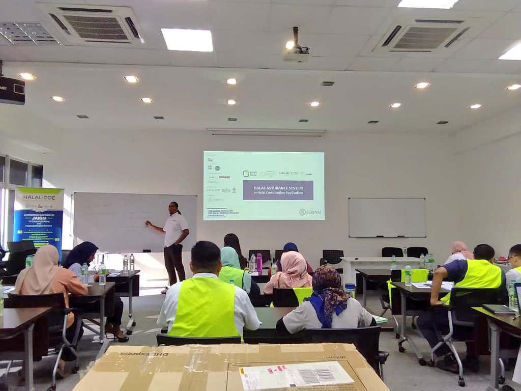 centre_halal's tweet photo. Come and join us to learn more about halal in Halal Fundamental Training. For more details please contact or whatsapp us now at :
011-3362 7641 https://t.co/VXROQ3dzyl