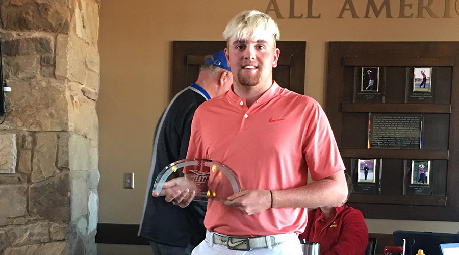 Charlie Crockett wins his seventh career tournament as a Blue Dragons, winning the LCU Chaps Invitational on Tuesday in Lubbock, Texas.

Release: bluedragonsports.com/sports/mgolf/2…