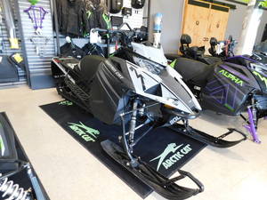 LeesAutoRVRanch's tweet photo. Mountain Cat Mania!!  We Stock, Sell, and Ride with the Largest Most Complete Mountain Cat Inventory in New England!  Here is a 2019 Arctic Cat® M 8000 Mountain Cat 153"!  #ArcticCat #MountainCat  Lee's Auto &amp; RV Ranch @LeesAutoRVRanch #leesautoandrv
https://t.co/DZzJVZosq2 https://t.co/eanCRwDaL2