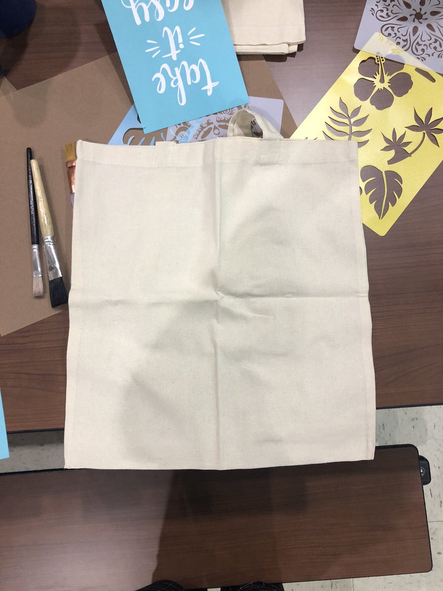 Exploring5thGr's tweet photo. Thanks to @candicemarie112 for the art session today!! I’m so proud I didn’t get any paint on my white shirt!! #bvpride #D109pride #exploring5thgr https://t.co/Xo8Xp7Xdfl