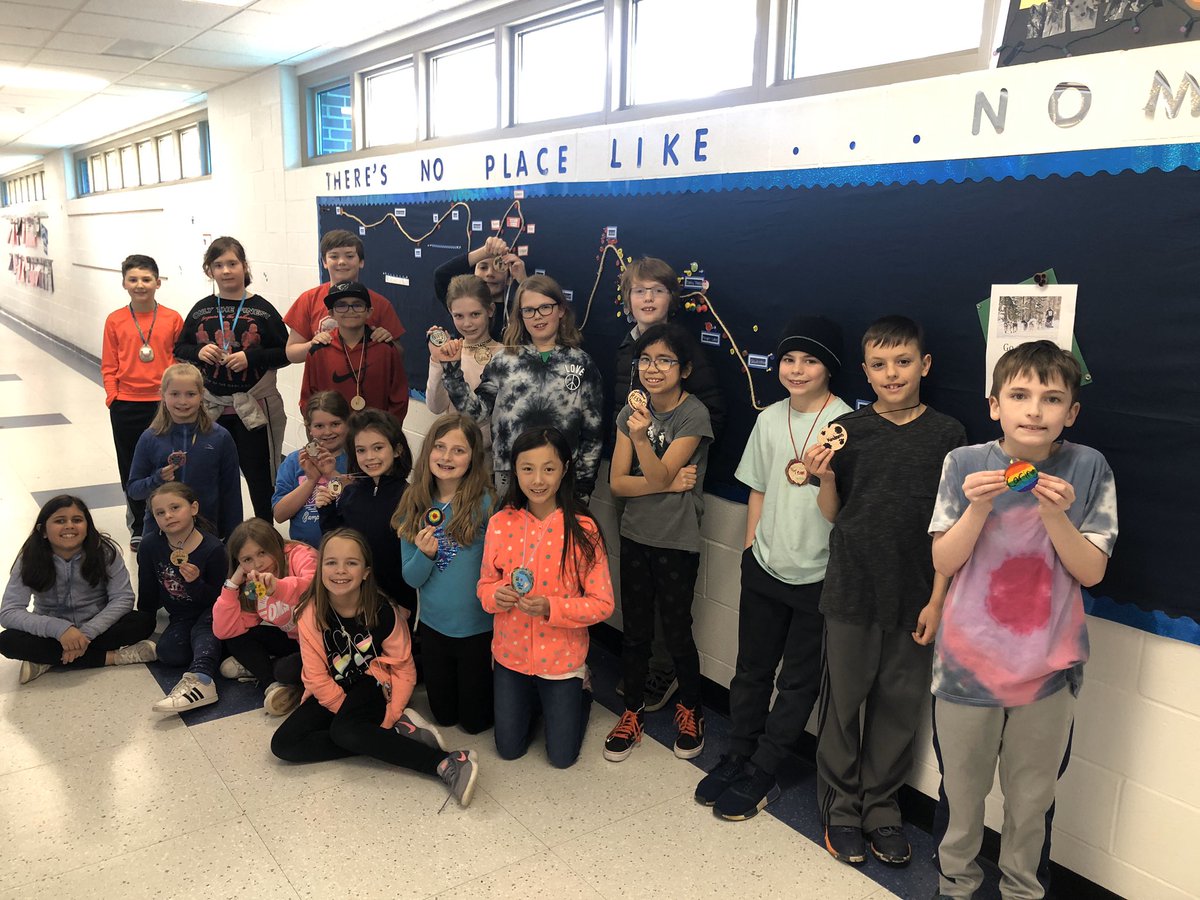 KusicielFourths's tweet photo. Here we are with our awards! There’s no place like Nome. #OMSIditarod #FearlessFourths #IditaChallenge https://t.co/kb53PmVtHu