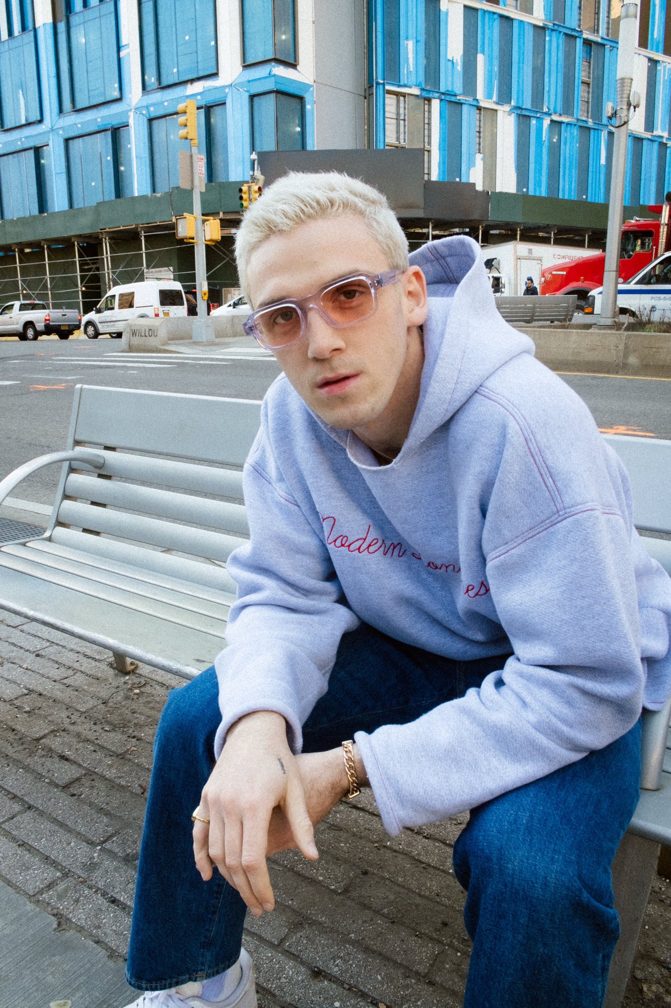 Lauv sweatshirt top
