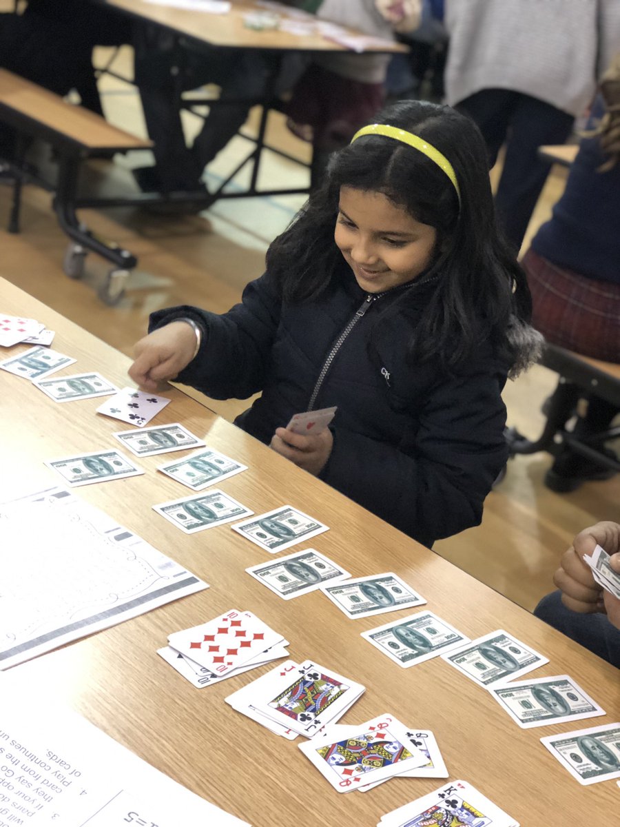 MrsGriffinsDoor's tweet photo. Family Math Night @JMDragons5 #shinebrightedison @amihoffman @jyoungdulina #math #mathfun #familyfun #mathfunnight https://t.co/KM3ykZbNm8