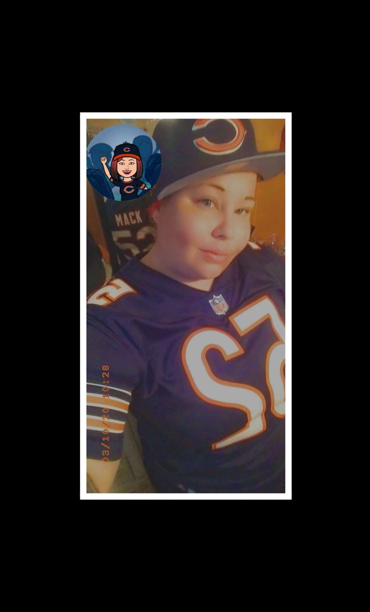 ChiTown_Serrano's tweet photo. FINALLY got my jersey! You can take the girl outta Chicago 👉🏼 but you'll NEVER take Chicago outta the girl 💙🧡

#ChiTown #DaBears #KhalilMack #MackAttack #BearDown #BearsFanSinceBirth #TeamSerranoTweets https://t.co/3g7ETqb8LM