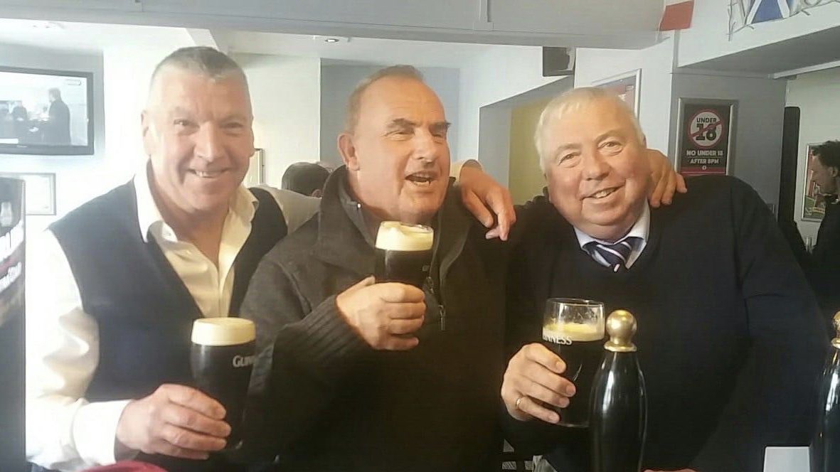 mikeharding26's tweet photo. Had a great time before and after @CheltenhamRaces at the @TheBeehivechelt .. top landlord Boycie π»π€ͺπ #cheltenham2020 #CheltenhamFestival #goodcompany #goingracing https://t.co/wXtZkPleji