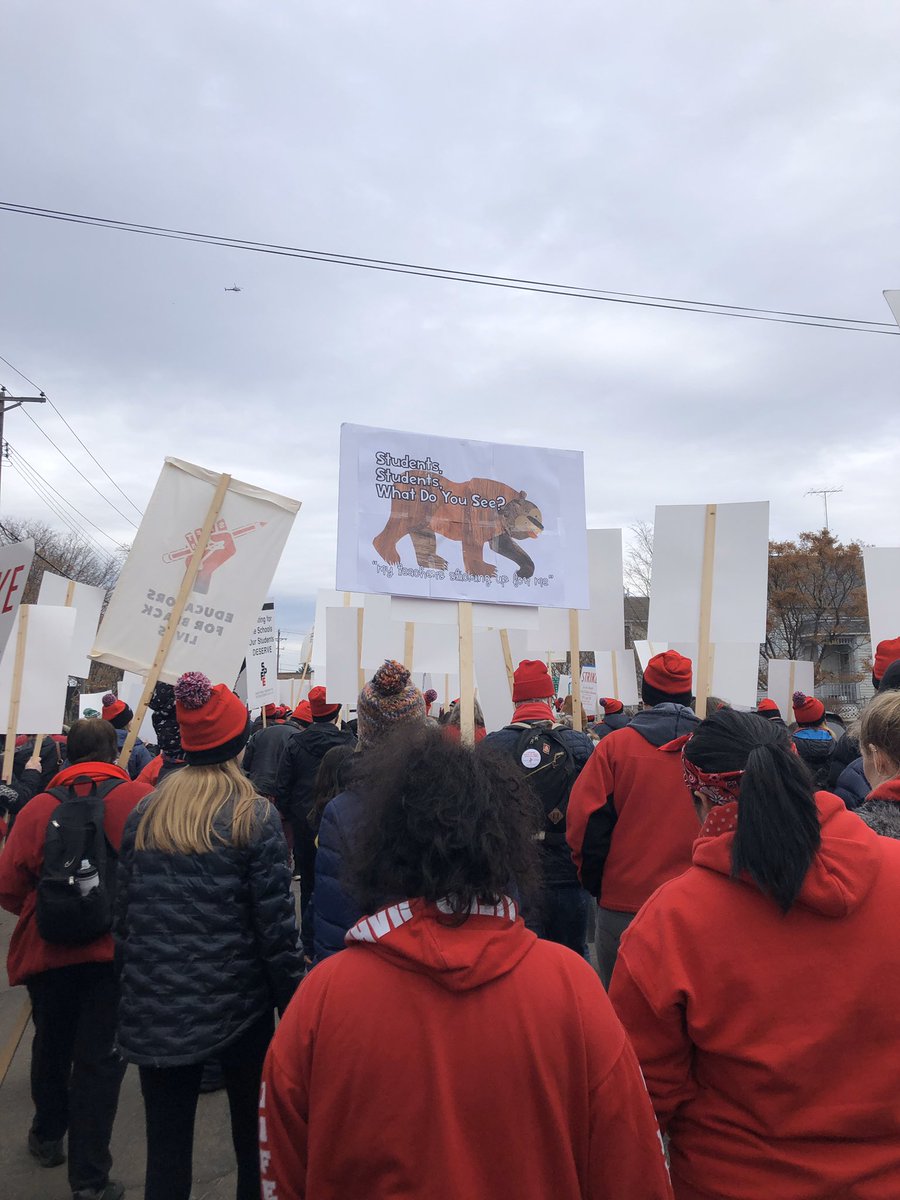 dumbalienhoe's tweet photo. Some of my favorite signs from the  #sppsstrike #spps https://t.co/kWUcyM5ASa