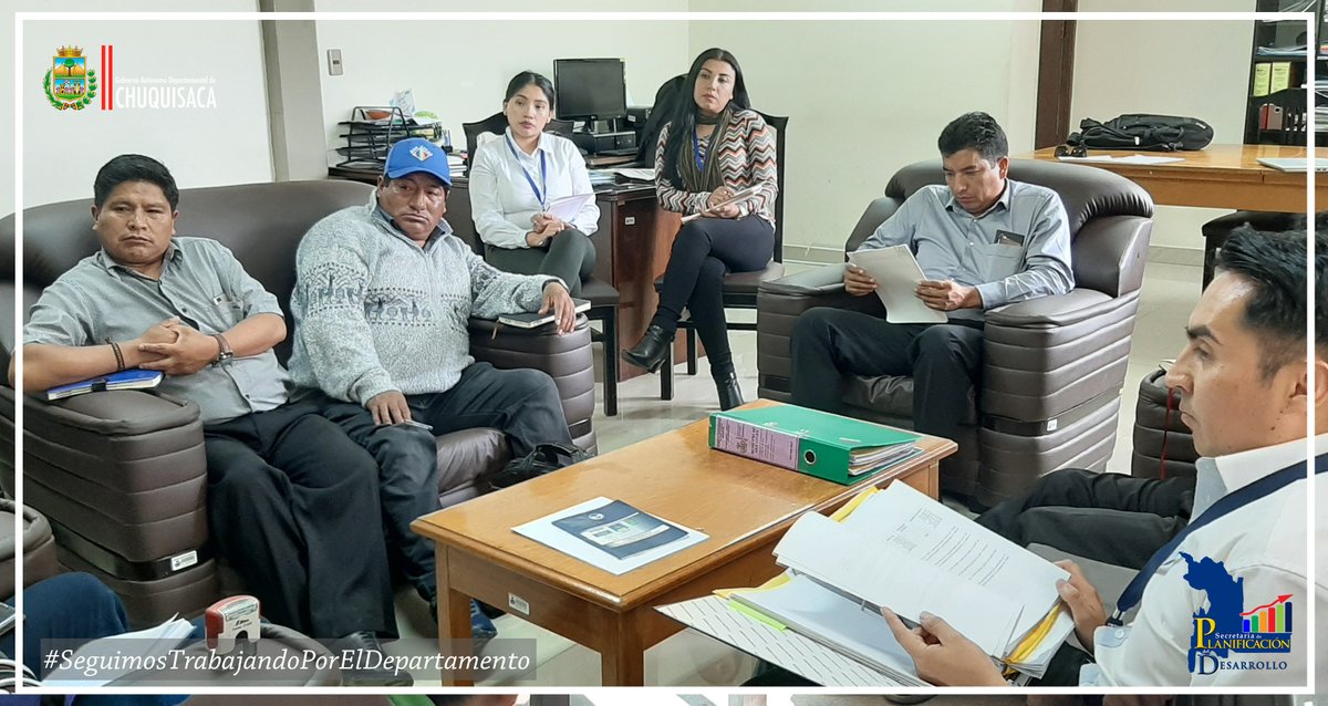 Gadch_Planif's tweet photo. SPD | Reunión de coordinación con Autoridades del municipio de San Lucas, para coordinar  avance de proyectos concurrentes, “Construcción Sistema Microriego Huayllani" y “Construcción Coliseo Cerrado 24 de Septiembre" proyectos que son financiados con el  80%  por la Gobernación https://t.co/YGUCj3Fh0R