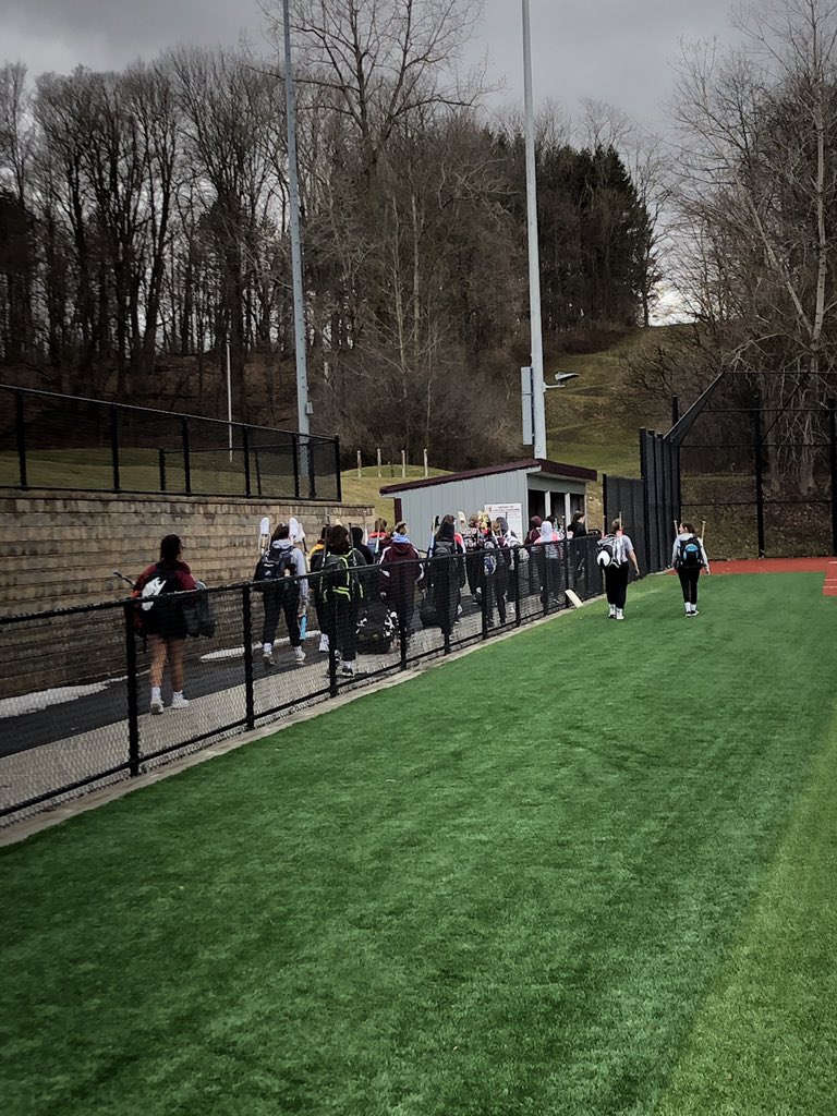 LadyRedsSftball's tweet photo. Taking advantage of our turf field!Love being able to get outside the first week!!🥎 @coachgage0306 @NewarkCSD @NewarkAthletics #workhard #creatinggreatness https://t.co/Erl87Waebh