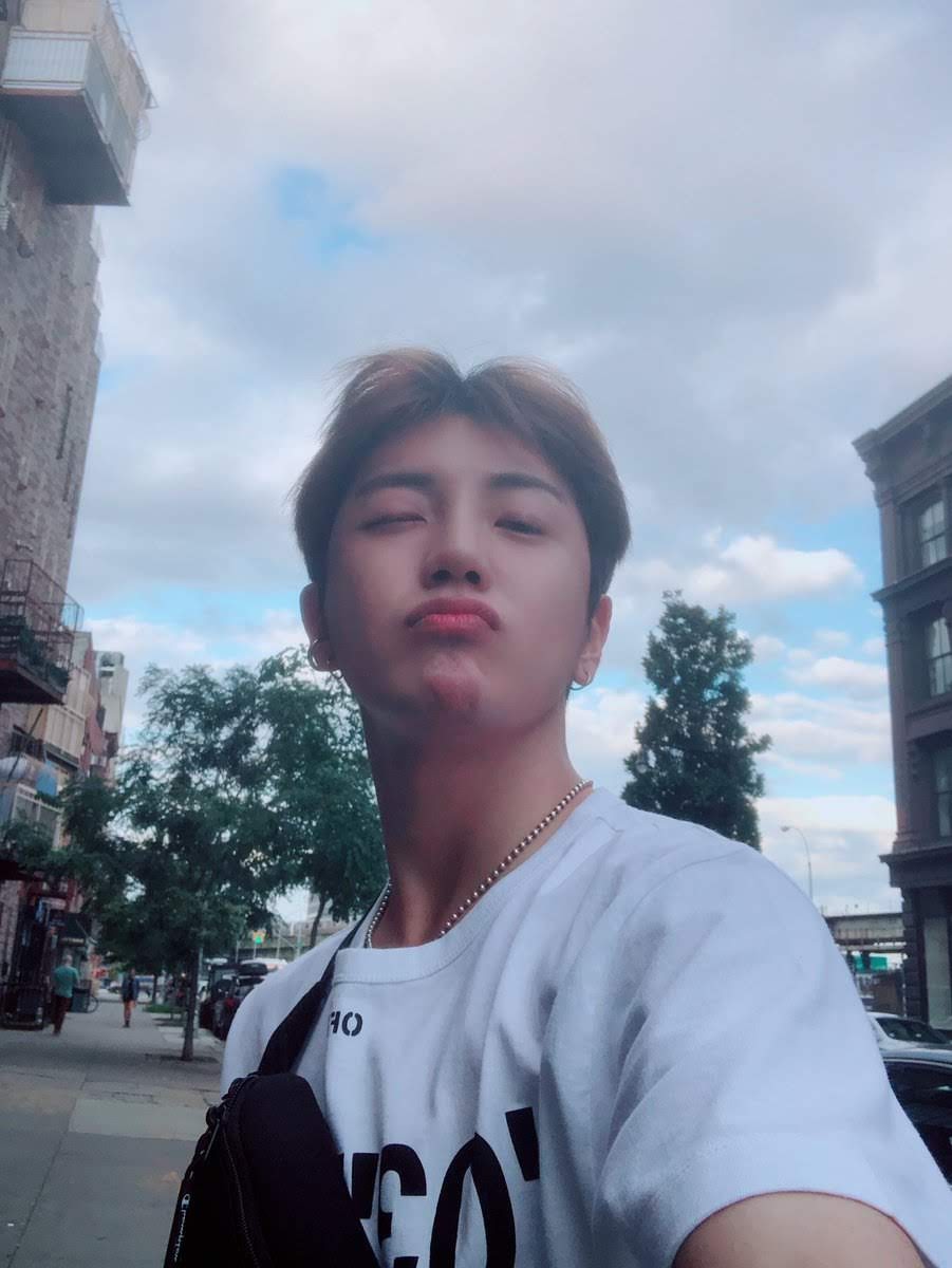 069i just happen to love donghun a fucking lot, it's perfectly normal