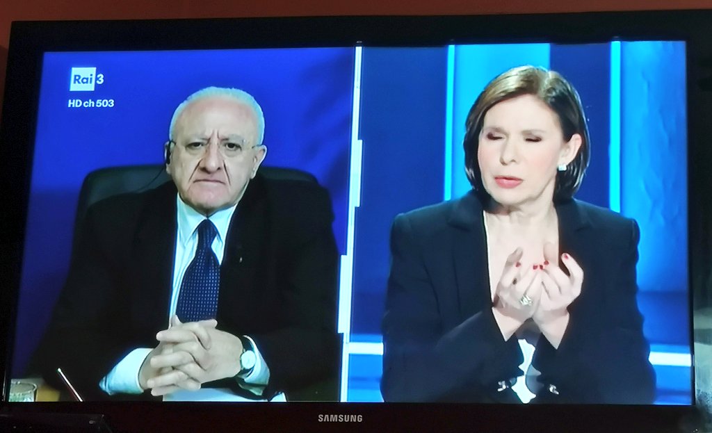 gapa89's tweet photo. Il Presidente @VincenzoDeLuca a @Cartabiancarai3 su #coronavirus in @Reg_Campania. Quando l'unico linguaggio è quello della chiarezza! https://t.co/nSsh7jQ5SA