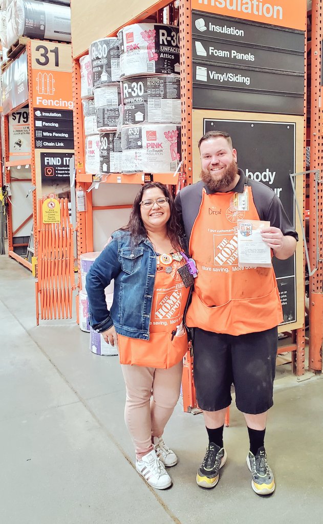 RosieSASM_0645's tweet image. Had to recognize D21/22 associate Drew for always working hard both hard side and specialty.. Getting us fencing leads 😁 thanks Drew for all you do!. #Specialty2020 #SpreadingTheKnowledge @THDDamian @JAHancock12 @MariaCa21108030 @JPierceHD @PS_RSM @JabarrBean