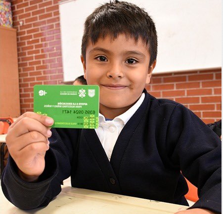 Claudiashein's tweet photo. Con educación estamos transformando la Ciudad de México. Tod@s l@s niñ@s de preescolar, primaria y secundaria pública de la ciudad, pueden aplicar a #MiBecaParaEmpezar ahora, las familias reciben el doble para comprar útiles y uniformes. Toda la info 👉https://t.co/oP0ta1QLqr https://t.co/PaaIk6Sn10