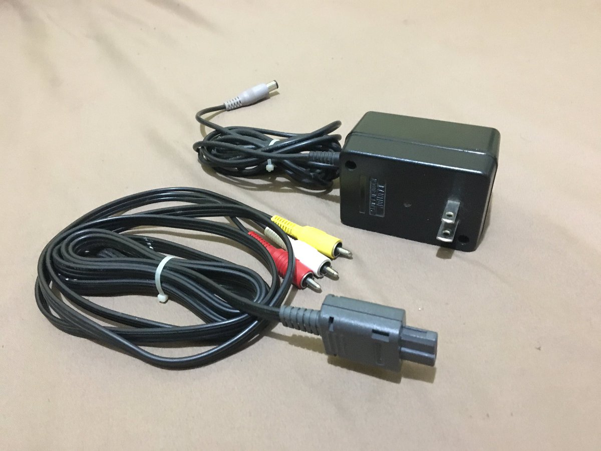 doublebbv's tweet image. Cachivaches #017

#SNES #AvCable #DcAdapter #Controller #SnesJr
