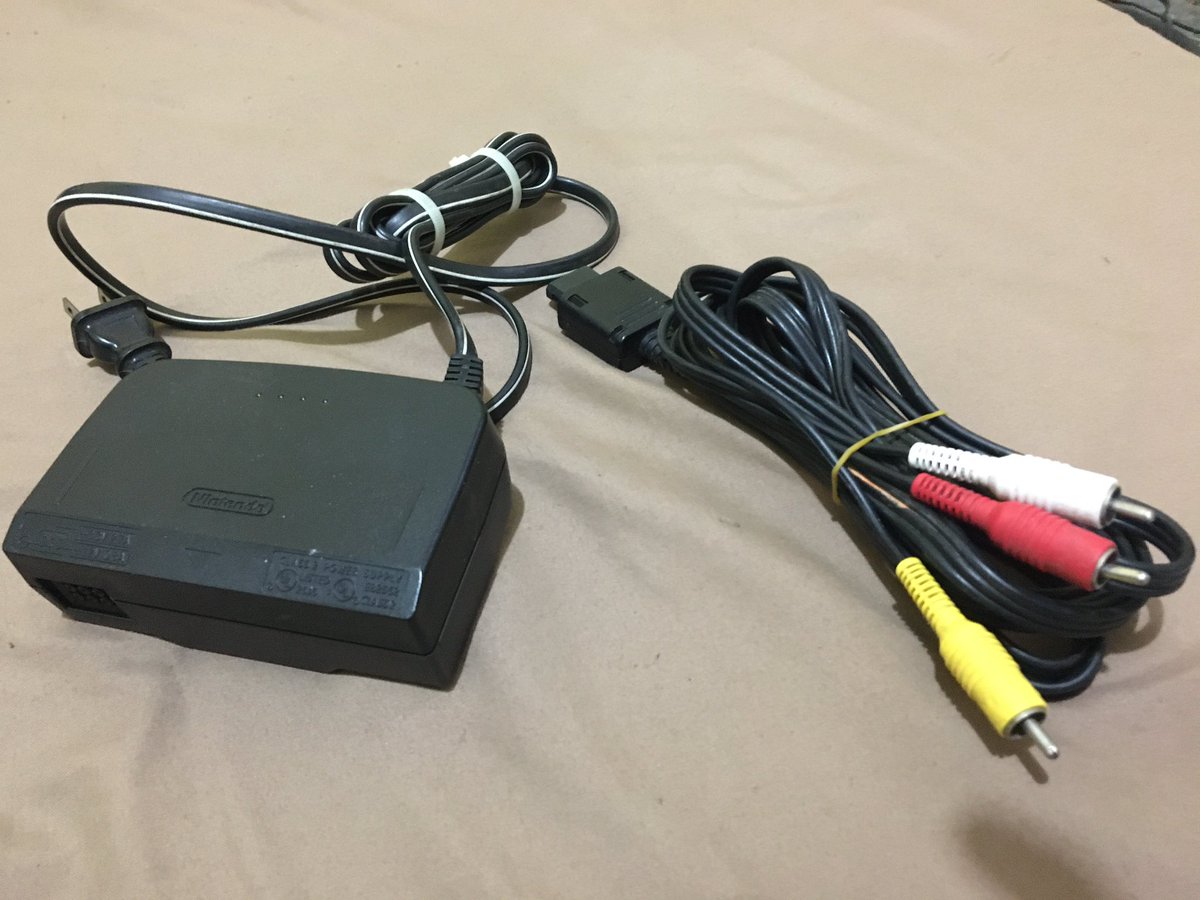 doublebbv's tweet image. Cachivaches #018

#N64 #AcAdapter #AvCable #Controller