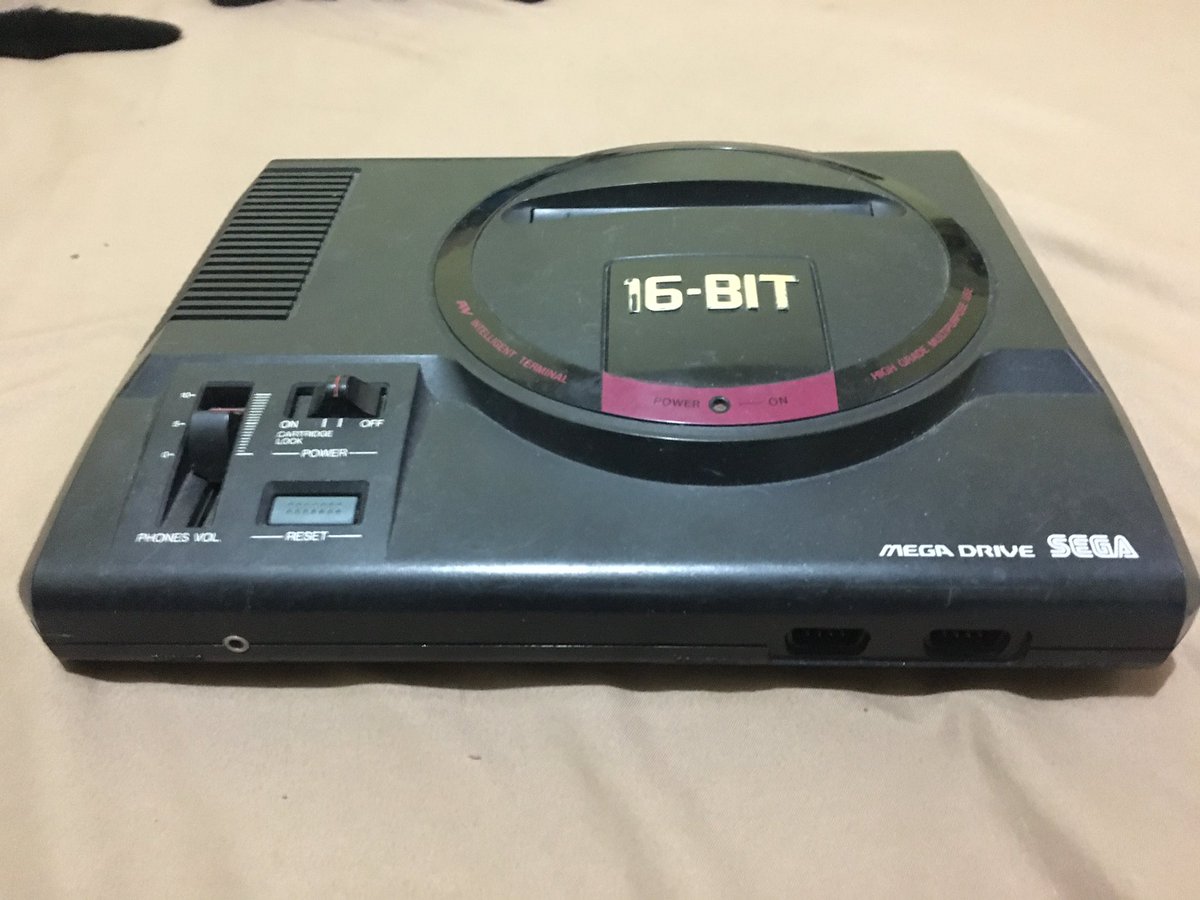 doublebbv's tweet image. Cachivaches #020

#MegaDrive #AvCable #AcAdapter #Controller #6ButtonController #SegaGenesis