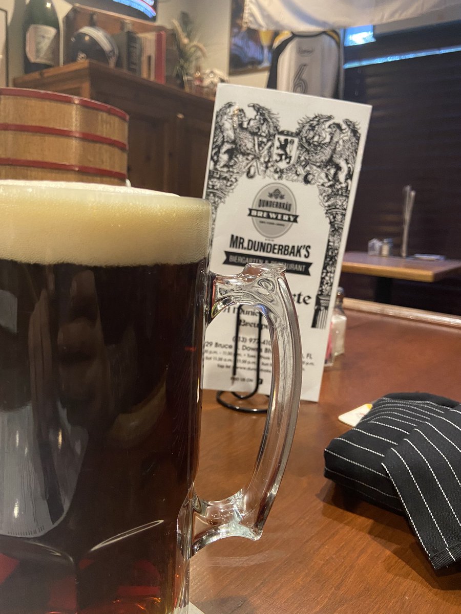 The_Droker's tweet photo. My happy place. @DunderBrau #largefarva #litreofbeer #mrdunderbaks https://t.co/jIhLdxlNZZ