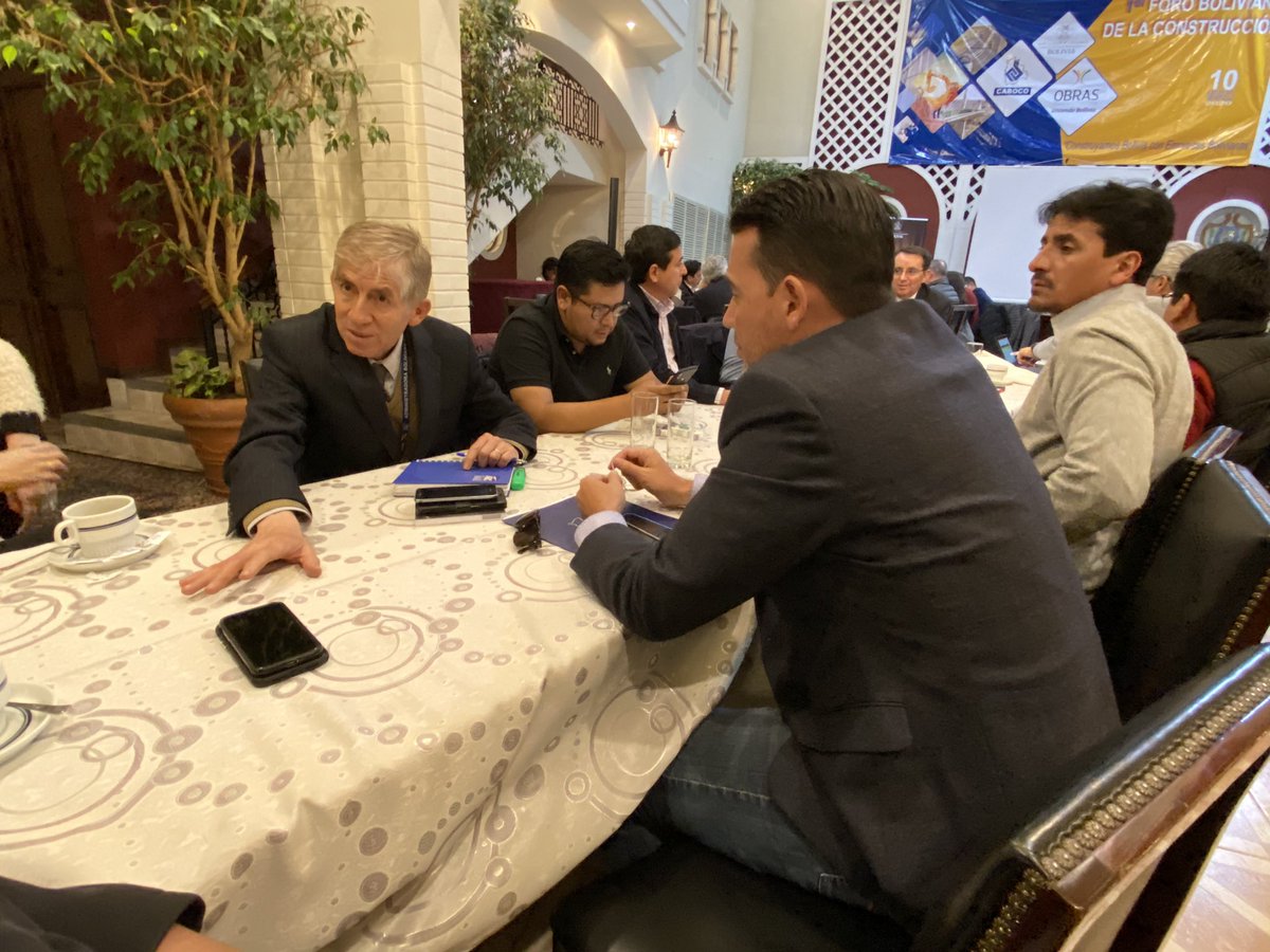 CarreterasBo's tweet photo. #ABCInforma                                        La #ABC participa del Foro Boliviano de la construcción organizado por la #CABOCO. Representantes de la Gerencia Nacional Técnica y Planificación informaron sobre el estado de situación de nuestra entidad y sus proyecciones. https://t.co/epr7RGqn5A