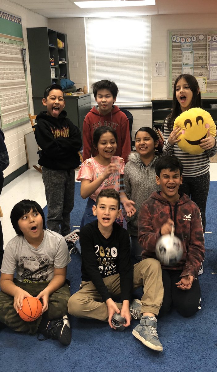 TylerTomcats's tweet photo. Smiles, giggles, laugh out loud fun, and lots and lots of PIZZA (of course) to celebrate the end of WIDA ACCESS assessments for our hard working Tomcats!! “Best day EVER,” raved one student!! #TYESTomcats https://t.co/QdaikjOOgw