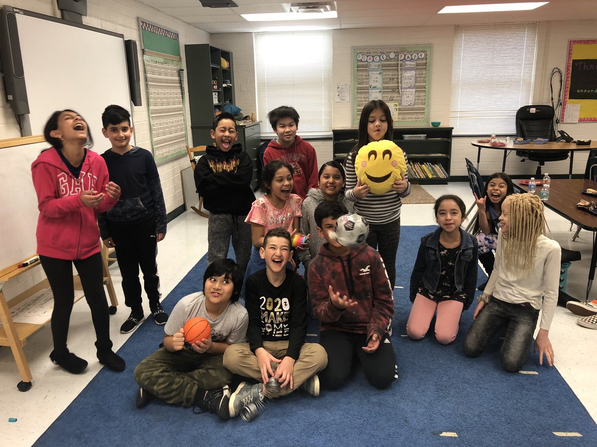 TylerTomcats's tweet photo. Smiles, giggles, laugh out loud fun, and lots and lots of PIZZA (of course) to celebrate the end of WIDA ACCESS assessments for our hard working Tomcats!! “Best day EVER,” raved one student!! #TYESTomcats https://t.co/QdaikjOOgw