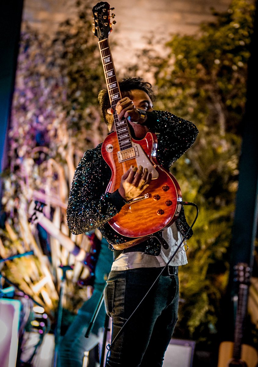 Caravanchela's tweet photo. El poder del #FunkyFeeling en vivo 🔥🔥🔥🔥
¿Ya escucharon “Puedo Esperar” ft. Sofía Macchi?
📸@DiazJuankPhoto https://t.co/QFOwXIPlDO