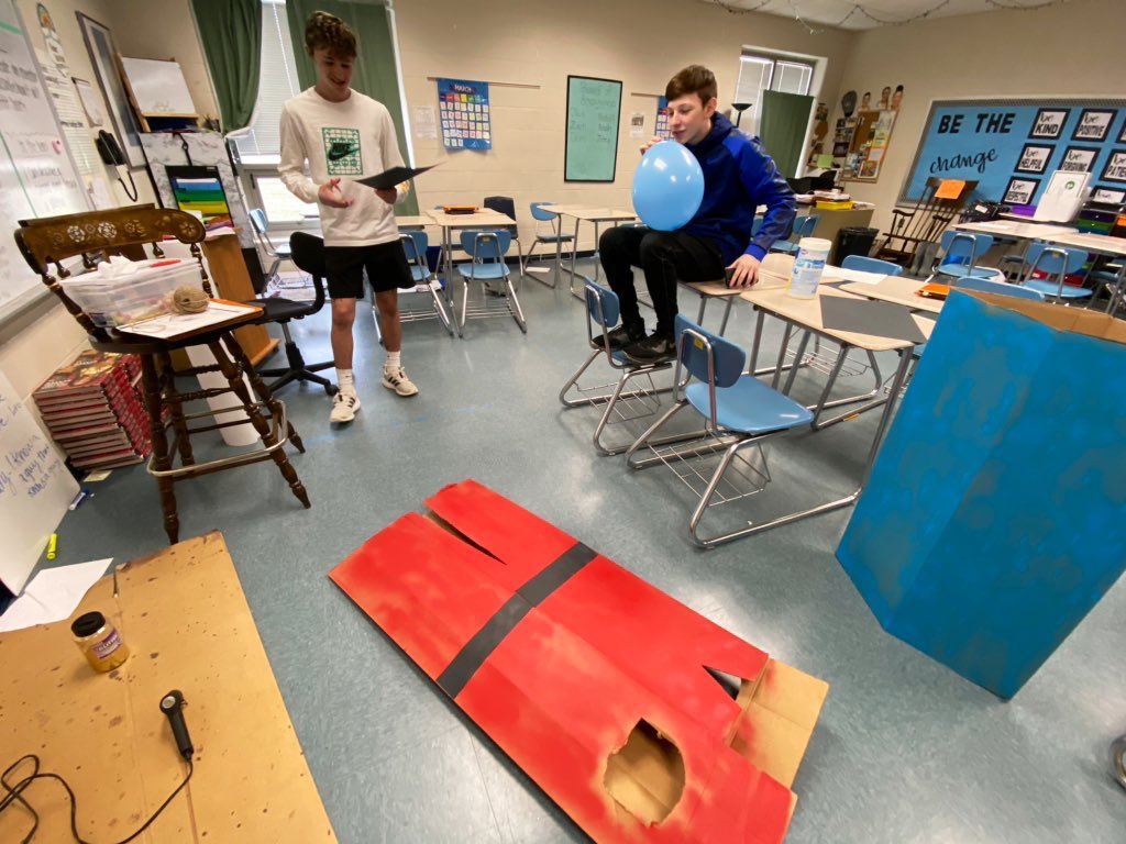 MissAModaff's tweet photo. It’s Shark Tank week in room 86. It’s never a dull moment when there is spray paint and balloons involved. #sharktank #8thgradefun https://t.co/CKOjJxcMyj