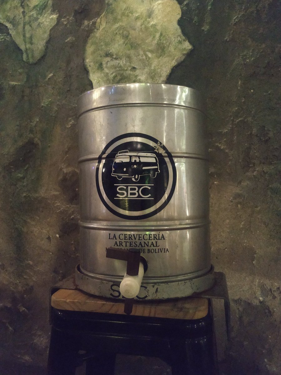 jeffglekin's tweet photo. Muchas gracias a Santa Cruz Beer Company, auspiciador de la Fiesta del Whisky Escocés y del Pop Art Británico de la British Week Santa Cruz.
#UKinSCZ
#BritishWeekSCZ https://t.co/Avljmb2Kgp