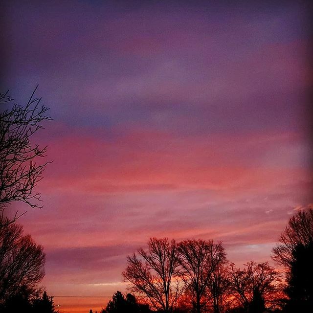 Ewright1285's tweet photo. With mornings like this, how can you complain? Take a moment and enjoy the natural beauty of life. .
.
.
#morningbeauty #sunrise #sunset #nature #sky #photography #landscape #ig #sun #travel #naturephotography #clouds #photooftheday #morning #love #westc… https://t.co/zRtd7rg1DQ https://t.co/nHem1DW0UO