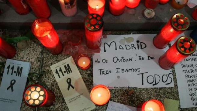 malaumaral's tweet photo. #11M todos viajábamos en tren aquel jueves. Se nos congeló el alma, se nos paró el corazón. https://t.co/G8NMecbYgn