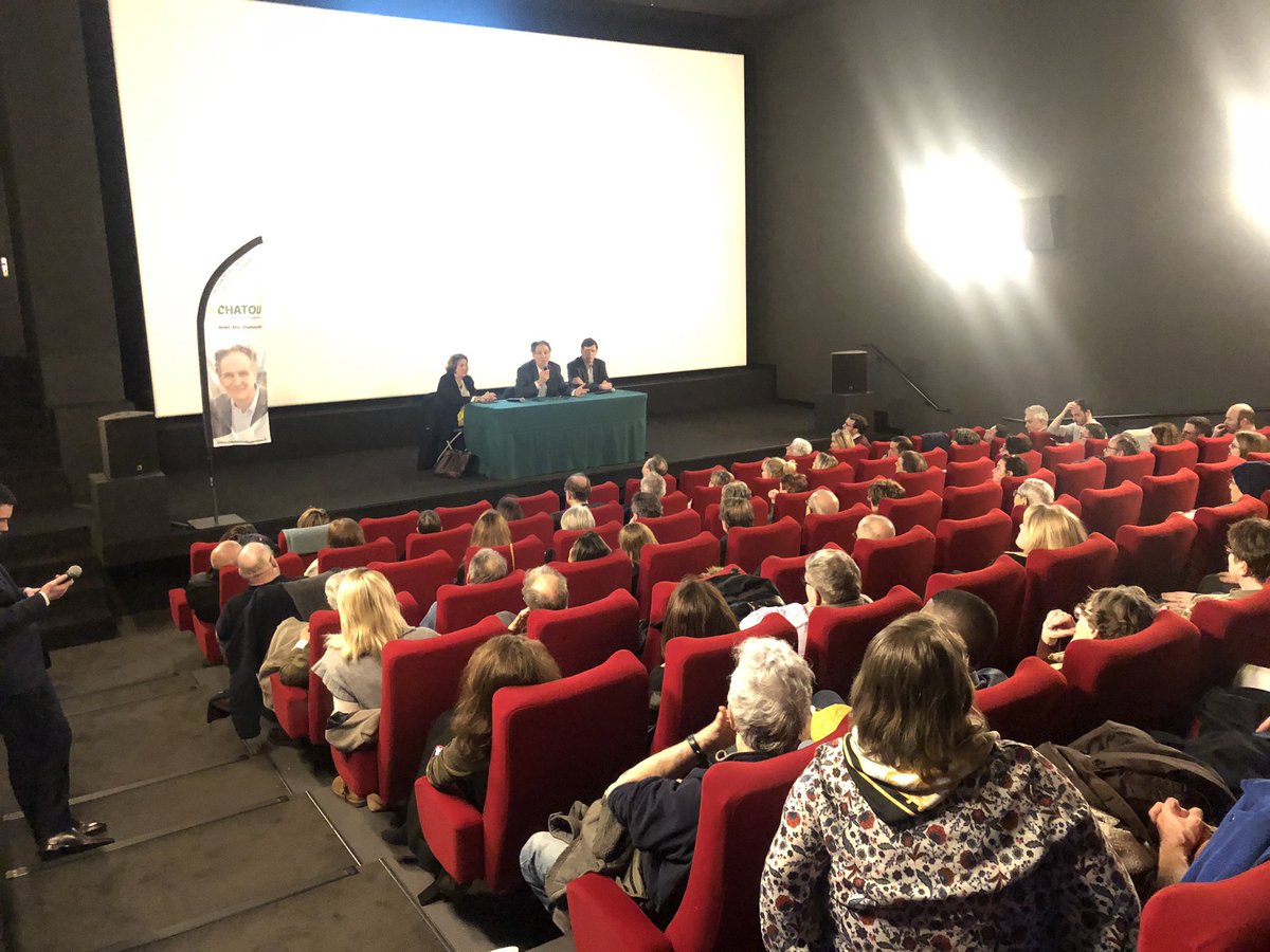 chatoudavance's tweet photo. Une belle réunion publique ce soir au Centre Jacques Catinat ! De nombreux échanges sur une multitude de sujets avec les Catoviens. #ChatouUnevilledavance https://t.co/1DiI621637