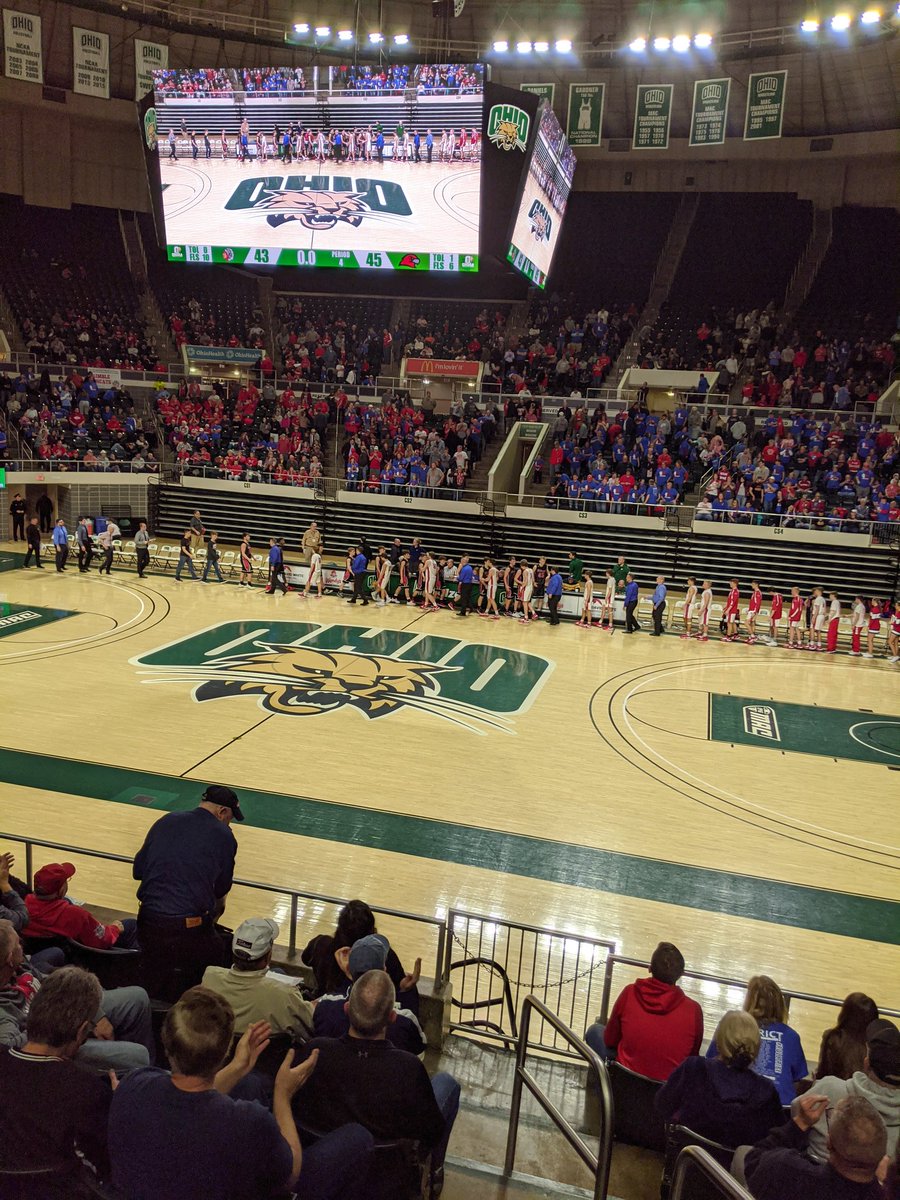mike_breck's tweet photo. D4 Boys Regional semifinal - FINAL
Hiland - 45
Peebles - 44

Peebles on the line shooting 2 with no time left to force overtime.... Missed the first one https://t.co/SBWrgNi91I