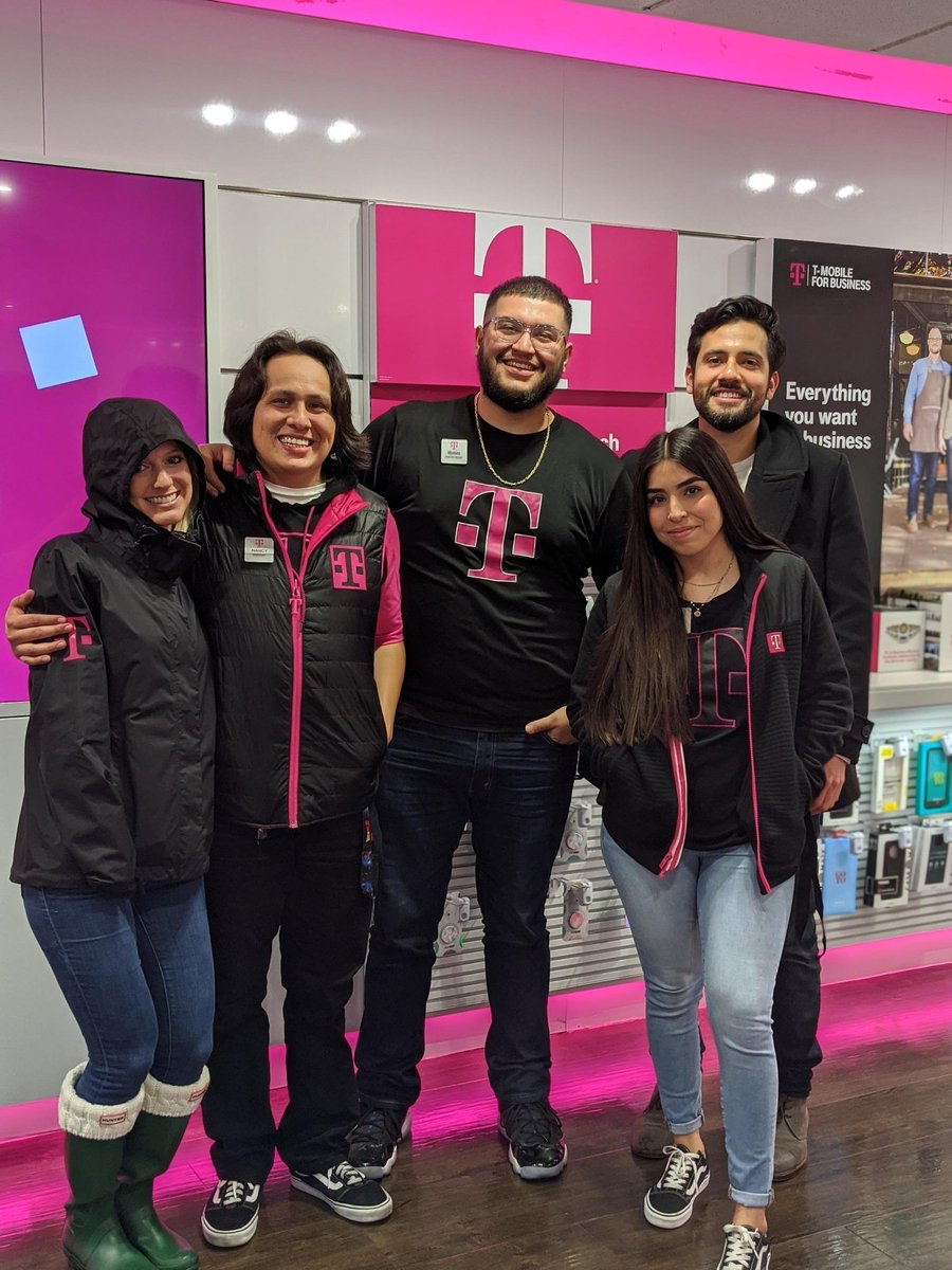 EitanKalma's tweet photo. Rain or shine AE Mario Martinez is visiting his retail team and showing them love.....or is it the T-Mobile Tuesday swag? One will never know :)
#LATFBReloaded #LATFBUnleashed #WinFastTogether https://t.co/DiaJKzdZ35