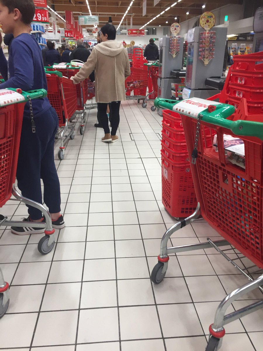 milkster's tweet photo. 7 deep tonight at the supermarket. Starting to hit hard in our little town in Spain now #vilanovailageltru #Barcelona  #BBCBreakfast #BBCNews  #Tv3 https://t.co/2bjmwnvoL4