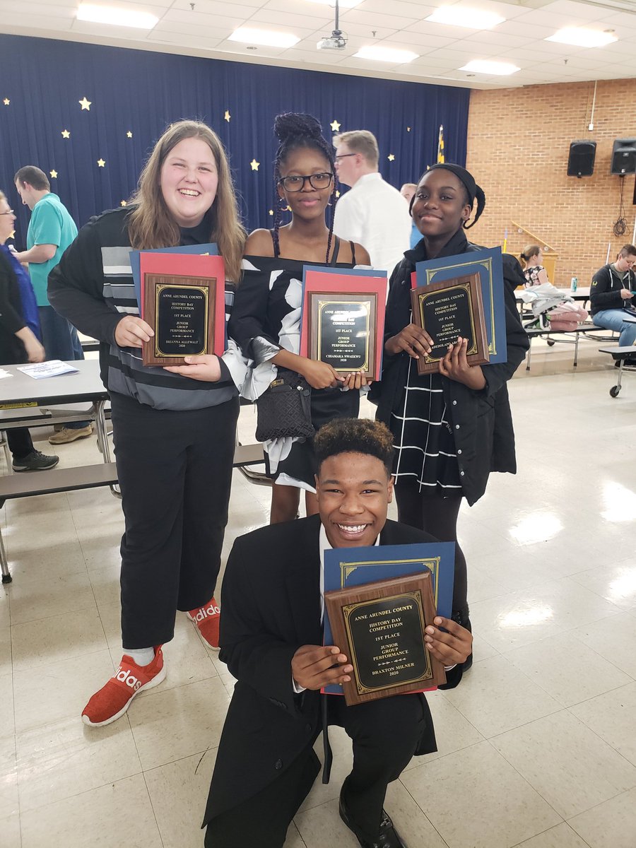 Mrs_Pawlikowski's tweet photo. They placed first at the county competition !! So proud of their hard work and perseverance! @CorkranMSAACPS @AVIDCorkran @SocStudiesAACPS #WeAreCorkranWeAreAVID #AACPSAwesome #ThisIsAVID #BreakingBarriers #NationalHistoryDay2020 https://t.co/YLplLJbCNV