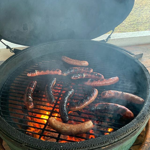 FunkmeisterND's tweet photo. #brats # @bratstop #firsttimer had a great lunch today at Brat Stop, had to take some home #bge #bgenation #biggreenegg #funkbbq #foodporn https://t.co/osTZPgMt4b https://t.co/s3QqXSU6HG