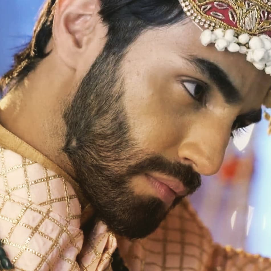 facebook.com/groups/1042566…
#Qurbaanhua #karanjotwani   #PratibhaRanta Facebook grubumuzdan türkçe altyazılı olarak izleyebilirsiniz. #hintdizileri #hintdizisi #diziizle #dizitv #dizi