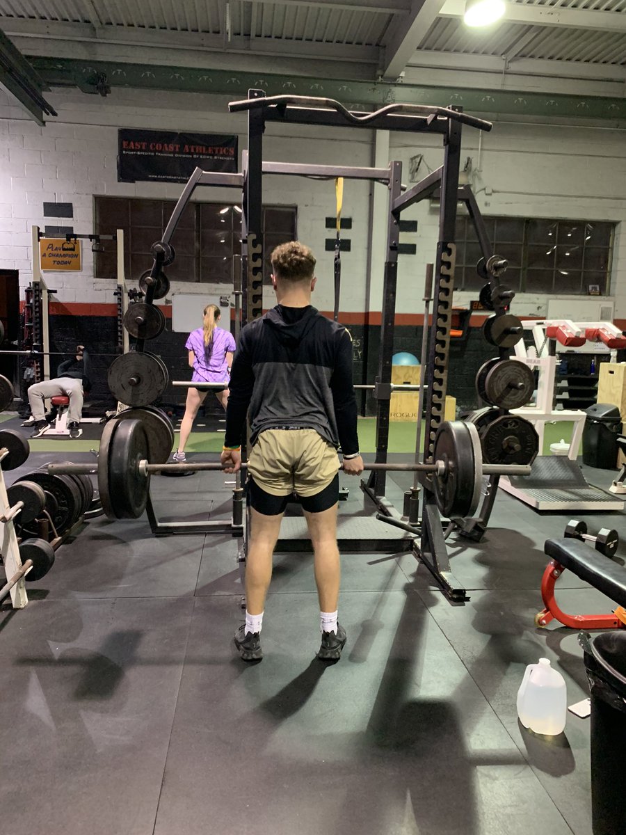 Saint Joseph Quarterback @JustinMucci10 working on a leg superset!
#ECATough