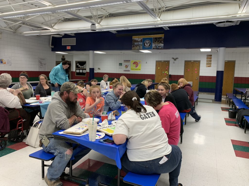 AmandaBillmeyer's tweet photo. Our Kindness Club had a paint night! We have many artists in our community! Thank you, Kindness Club leaders for organizing this event! #PotomackAIR #ChooseKindness https://t.co/YtsfiSlo2V