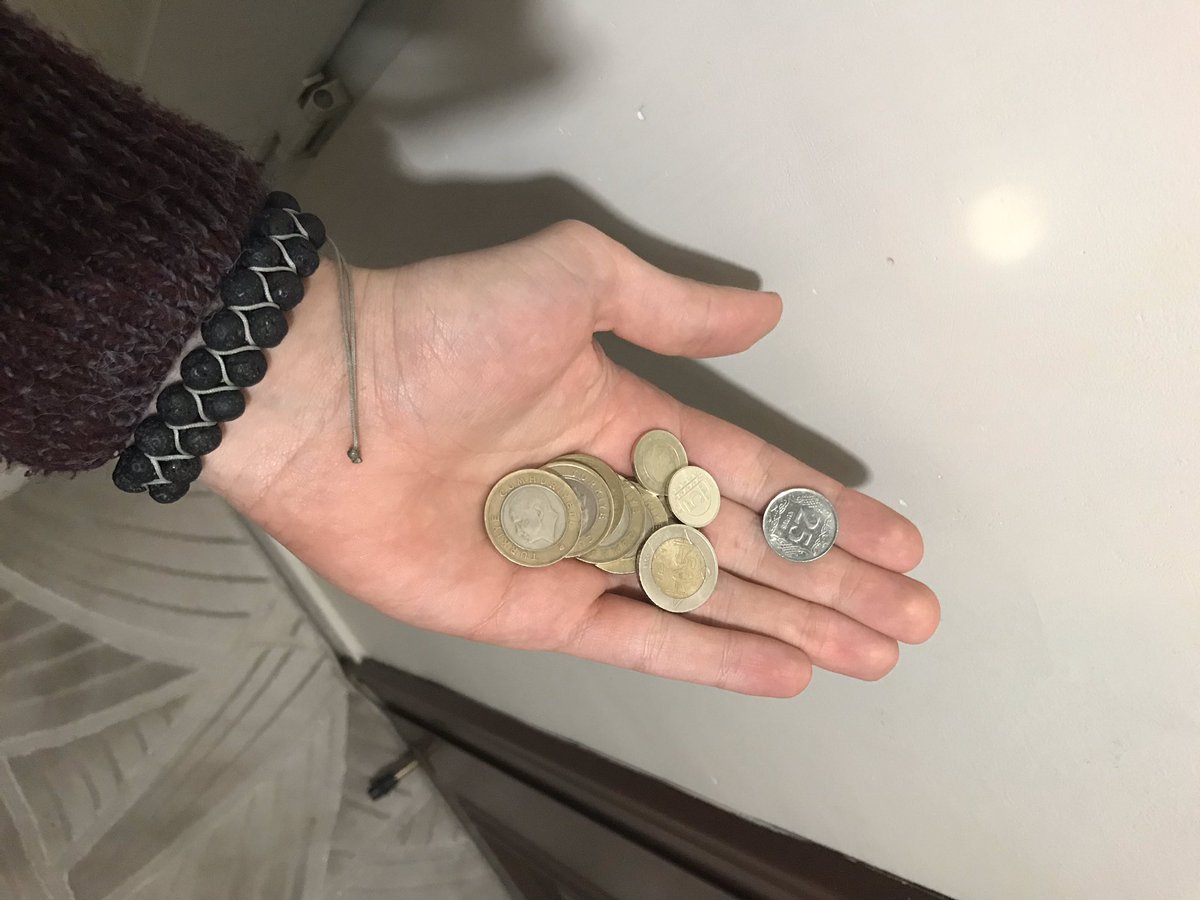 özellikle kağıt paradan bulaşıyormuş.
telaş yapacak bi durum yok, şükür.
#Corona
