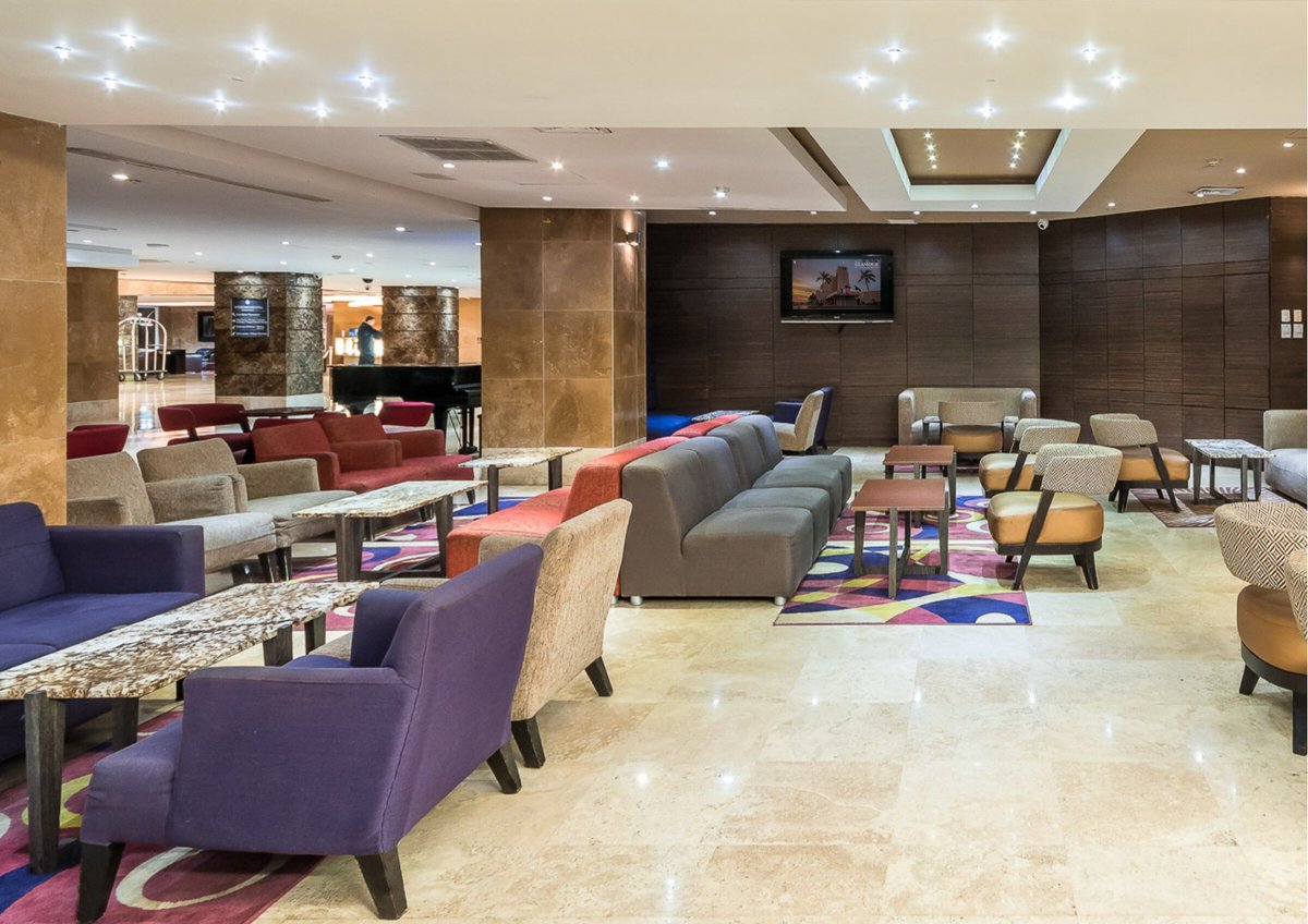 inter_mcbo's tweet photo. ¿Compartimos? 😍
A cualquier hora del día, #LobbyBar es el lugar de encuentro 💙💚💜
•
•
#VidaInter #Intercontinental #Maracaibo https://t.co/mQiOQ51X7R