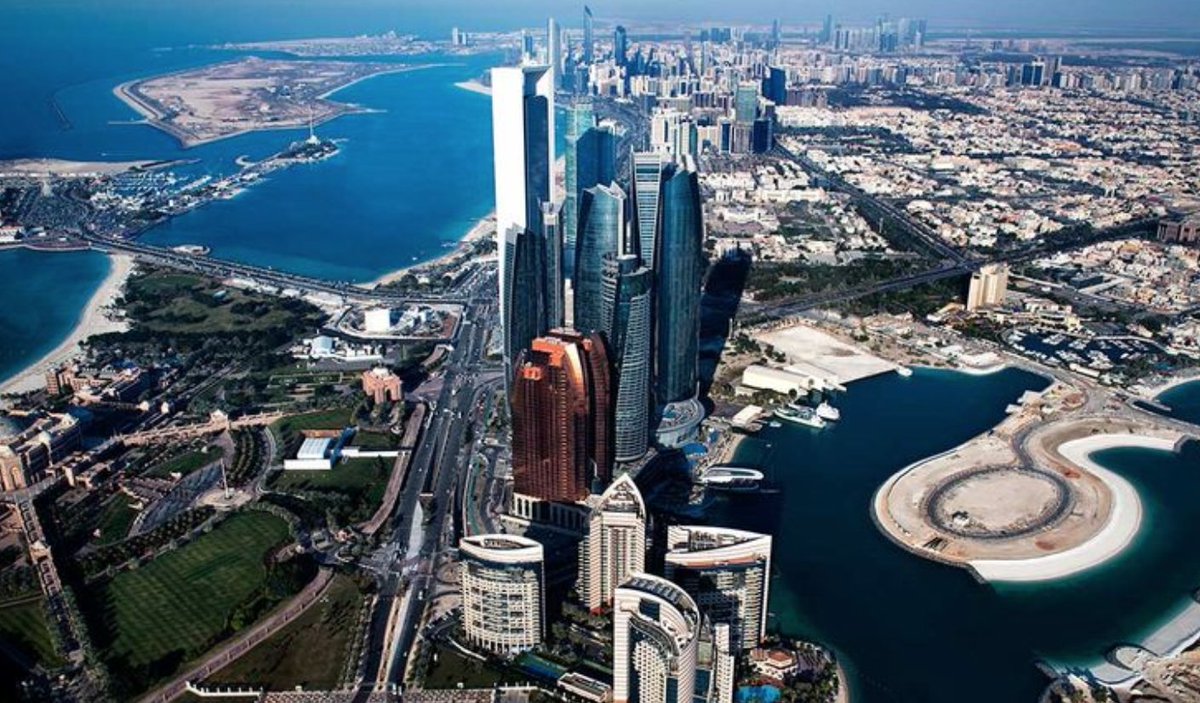 PlasticPollutes's tweet photo. 'Abu Dhabi to be free of single-use plastic bags by 2021.' #plasticpollutes https://t.co/4oOX7nxdeJ https://t.co/l6hqDmxaoq