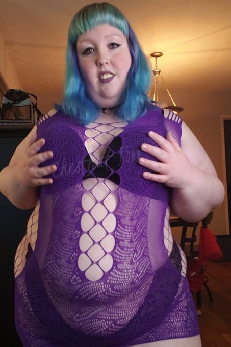 About to go live on @chaturbate! Would you come spend some time with me, Master? https://t.co/Lf6ioN<a class="tags" href="/tag/chaturbate">@chaturbate</a>