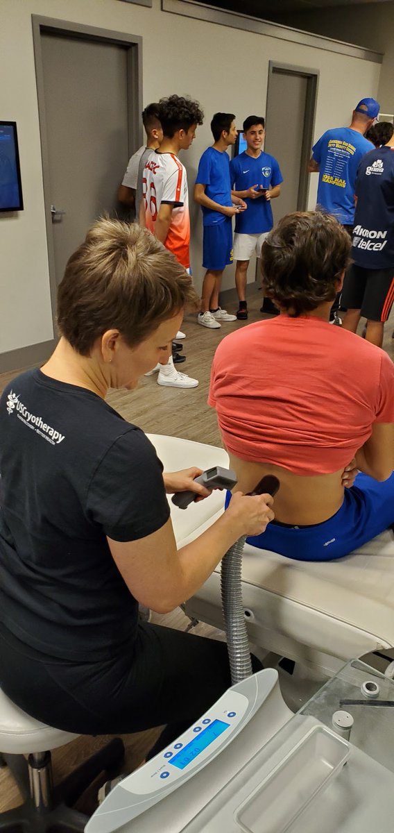 uscryoredding's tweet photo. At US Cryotherapy, we've got your back... and your neck, your ankles, your knees, your tennis elbow, your carpal tunnel, your plantar fasciitis, your frozen shoulder... Yeah, we've got you covered. All of you. #reduceinflammation #restoremobility #cryotherapy #thisisredding https://t.co/wGlNSjwY39