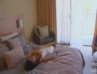 laurenzima's tweet photo. I don't think Hannah Ann is missing the proposal she's just doing that thing we all do where you sit on your bed for a while after getting ready bc you're not sure if you actually wanna go out or not #thebachelor #thebachelorfinale https://t.co/x0f8PoYdUT
